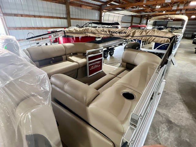 2025 Sun Tracker Party Barge® 22 DLX - Photo 3